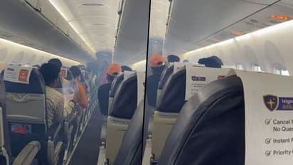 5000 அடி உயரத்தில் பறந்த விமானத்தில் திடீர் புகை... மூச்சு முட்டியதால் அலறிய பயணிகள்..!