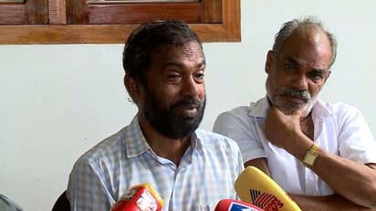 'കൊന്നിട്ടും കലി തീരാതെ വീണ്ടും വീണ്ടും കൊല്ലുന്നു', പൊട്ടിക്കരഞ്ഞ് ധീരജിന്റെ കുടുംബം