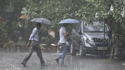 உஷார் மக்களே!! இன்று கனமழை.. எந்தெந்த பகுதிகளில் வெளுத்து வாங்கப்போகும் மழை..  