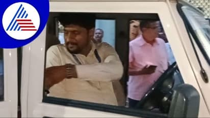 ನಿವೃತ್ತಿಗೆ ಗೌರವದ ವಿದಾಯ: ಕಚೇರಿಯ ವಾಹನದ ಡ್ರೈವರ್ಗೆ ಚಾಲಕನಾದ ಸಾರಿಗೆ ಅಧಿಕಾರಿ!