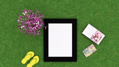 Malayalam Poem: വീട്ടിലെ ചെരുപ്പുകള്, സുധീഷ്. പി.ജി എഴുതിയ കവിത