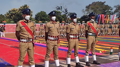 കേരള പൊലീസിലേക്ക് 461 ഉദ്യോഗസ്ഥര്‍ കൂടി; പാസിംഗ് ഔട്ട് പരേഡിൽ മുഖ്യമന്ത്രി അഭിവാദ്യം സ്വീകരിച്ചു