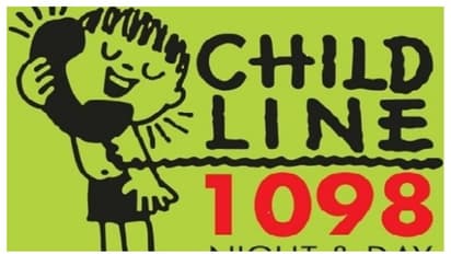 അപമാനിച്ചു, അസഭ്യം പറഞ്ഞു, കമ്പിയിൽ പിടിച്ച് തൂക്കി; സ്വകാര്യബസ് ജീവനക്കാർക്കെതിരെ എട്ടാം ക്ലാസുകാരന്റെ പരാതി 