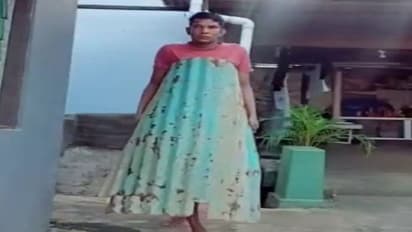 लड़के ने की ऐसी कैटवॉक, रविना टंडन भी हो गईं फिदा, डेढ़ करोड़ लोगों ने देखा वायरल वीडियो