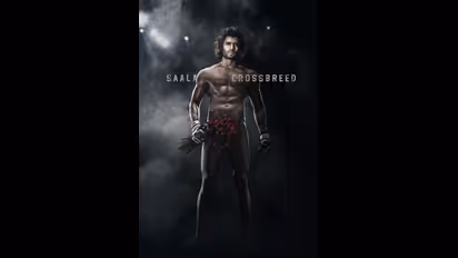 কেবলমাত্র গোলাপ ফুল দিয়ে যৌনাঙ্গকে ঢেকে সম্পূর্ন নগ্ন হয়ে পোজ দিলেন বিজয় দেবরকোন্ডা