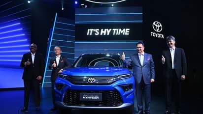 ಟೊಯೋಟಾ ಅರ್ಬನ್ ಕ್ರೂಸರ್ ಸೆಲ್ಫ್ ಚಾರ್ಜಿಂಗ್ ಹೈಬ್ರಿಡ್ ಎಲೆಕ್ಟ್ರಿಕ್ SUV ಅನಾವರಣ!