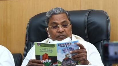 'ಮೋದಿ ವರ್ಷ 8, ಅವಾಂತರಗಳು ನೂರೆಂಟು' ಕಿರುಹೊತ್ತಿಗೆ ಬಿಡುಗಡೆ ಮಾಡಿದ ಸಿದ್ದು