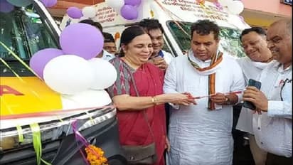 एंबुलेंस का फीता काटने पहुंचे श्रीकांत शर्मा का चढ़ा पारा, गायब था ऑक्सीजन सिलेंडर और चाबी थी नदारद