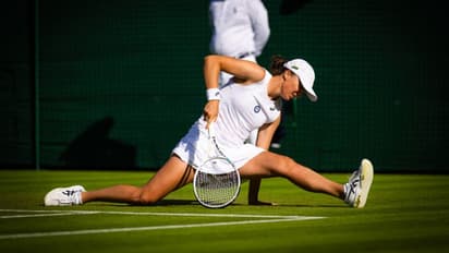 వరల్డ్ నెంబర్ వన్ స్టార్‌కు షాక్.. ప్రిక్వార్టర్స్ లోనే ఇంటిబాట పట్టిన స్వియాటెక్..