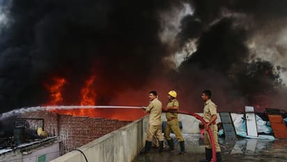 केमिकल फैक्टी में भयंकर आग से थर्राया जयपुर, 15 गाड़ियों ने लगाए 100 फेरे...लपटों को देख चीखते रहे लोग