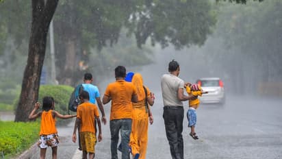 Monsoon Alert: देश के अधिकांश राज्यों में फैला मानसून, कई जगहों पर भारी बारिश के आसार, जनिए पूरी डिटेल्स