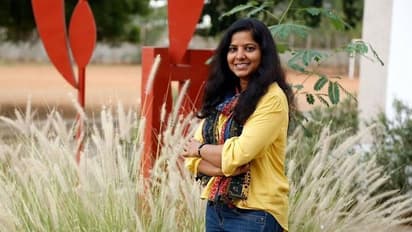 சுசிகணேசன் மீதான MeToo புகார் முதல் காளி தம் அடிக்கும் போஸ்டர் வரை.. தொடரும் சர்ச்சை- யார் இந்த லீனா மணிமேகலை?