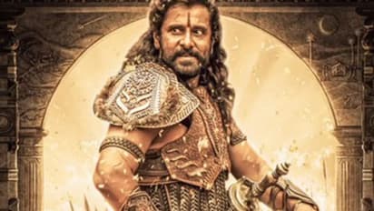 Ponniyin Selvan : 'ആദിത്യ കരികാലനാ'യി വിക്രം, 'പൊന്നിയിൻ സെല്‍വൻ' ഫസ്റ്റ് ലുക്ക് പുറത്ത്