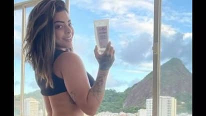 74 ലക്ഷം രൂപയ്ക്ക് നിതംബം ഇൻഷ്വർ ചെയ്‍ത് മോഡൽ!