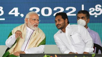 PM Modi Bhimavaram Meeting : ధనుస్సు చేతబట్టి... అల్లూరి జయంతిలో ఆకట్టుకున్న ప్రధాని మోదీ (ఫోటోలు)