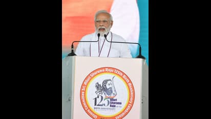 মোদীর হেলিকপ্টারের সামনে কংগ্রেসের কালো গ্যাস বেলুন, দেখুন সেই ভয়ঙ্কর ভিডিও  