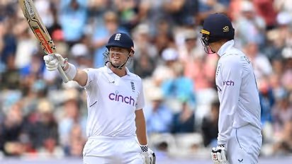 തിരിച്ചടിച്ച് ഇംഗ്ലണ്ട്, ഓപ്പണിംഗ് വിക്കറ്റില്‍ സെഞ്ചുറി കൂട്ടുകെട്ടുയര്‍ത്തി ക്രോളിയും ലീസും