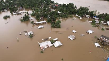 ఉత్తరాఖండ్లో వరద బీభత్సం: నీటిలో కొట్టుకుపోయిన 8 దుకాణాలు, ఏటీఎం.. అందులో రూ.24 లక్షలు