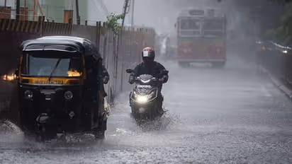 தமிழகத்தில் 5 நாட்களுக்கு கனமழை பெய்ய வாய்ப்பு - வானிலை மையம் எச்சரிக்கை !!