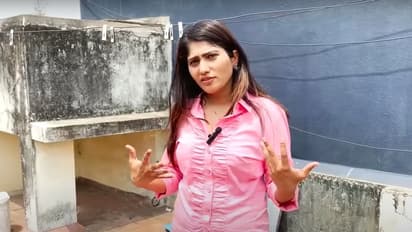 குட்டிக்கரணம் அடித்தும் ஒன்னும் வேலைக்கு ஆகல.!  ஓவர் சீன் போட்ட ஜூலி இப்போ விஜய் டிவி சீரியலில் நடிக்கிறாரா? 