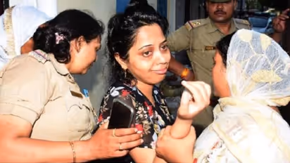 कानपुर डबल मर्डर: गोद ली बेटी ने प्रेमी के साथ मिलकर मां-बाप को उतारा था मौत के घाट, वजह जानकर सभी हैरान