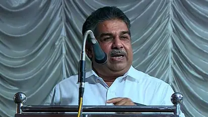 'സജി ചെറിയാനെ എംഎൽഎ സ്ഥാനത്ത് നിന്നും അയോഗ്യനാക്കണം'; റിട്ട് ഹർജി ഹൈക്കോടതിയുടെ പരിഗണനയില്