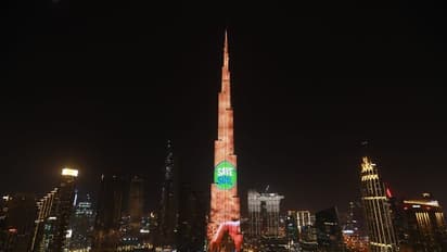 सद्गुरु के मिट्टी बचाओ आंदोलन के समर्थन में दुनिया की इस सबसे ऊंची इमारत को किया गया रोशन, आया यह संदेश