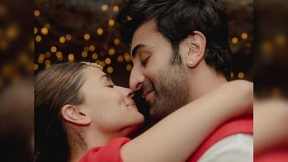 ఆలియా ఎంకరేజ్ తోనే ఆ సీన్లు చేశా.. రణబీర్ కపూర్ కామెంట్స్..