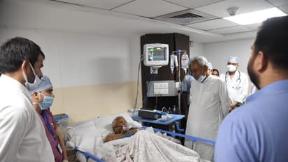 लालू प्रसाद यादव हेल्थ अपडेट: शरीर में नहीं हो रहा कोई मूवमेंट, राबड़ी ने कहा- चिंता नहीं दुआ कीजिए...