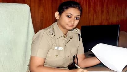 திண்டுக்கல் டூ டெல்லி; மத்திய அரசு பணிக்கு மாற்றப்பட்ட வந்திதா பாண்டே!