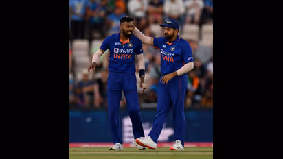 உங்க டைம் முடிஞ்சுது ஹிட்மேன்! ரோஹித்திடம் இருந்து ODI அணியின் கேப்டன்சியையும் தட்டி தூக்கும் ஹர்திக் பாண்டியா