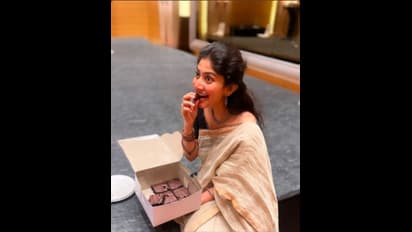 ஸ்மைலிங்  குயின் சாய்பல்லவி..கன்னம் சிவக்க..விதவிதமான போஸ்!