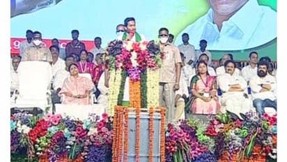 YSRCP Plenary: వైసీపీ ప్లీనరీ రెండో రోజు.. అధ్యక్షుడి ఎన్నిక.. పార్టీ రాజ్యంగానికి సవరణలు..