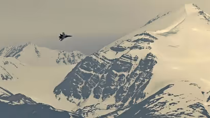 चीन ने चली चिढ़ाने वाली चाल, LAC के पास उड़ाया लड़ाकू विमान, एक्टिव हुई भारतीय वायु सेना तो बचकर भागे