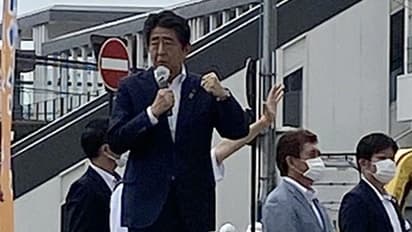 കൊലപാതകി ഉണ്ടായിരുന്നത് ആബെയ്ക്ക് അടുത്ത്; അവസാന നിമിഷത്തെ ദൃശ്യങ്ങള്