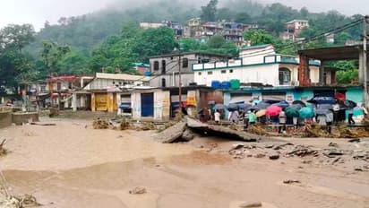অমরনাথে মেঘভাঙা বৃষ্টিতে বাড়ছে মৃতের সংখ্যা, নামল সেনা-এনডিআরএফ