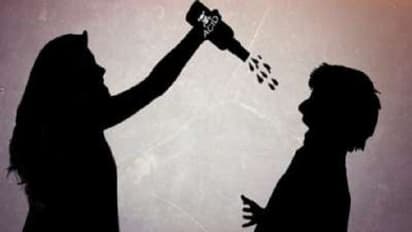 തിരുവനന്തപുരത്ത് അമ്മയ്ക്കും മകൾക്കും നേരെ ആസിഡ് ആക്രമണം,പ്രതികൾ അയൽവാസികളെന്ന് പൊലീസ്