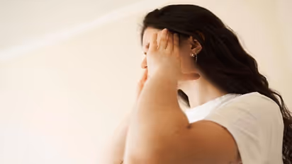 पीरियड्स बंद होने के बाद महिलाओं में बढ़ जाती है मानसिक बीमारियों का खतरा, मेनोपॉज के बाद ऐसे रखें ख्याल