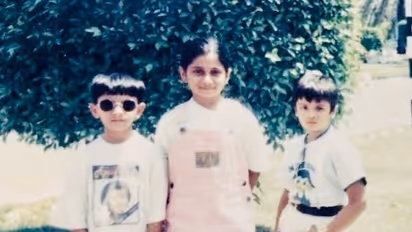 அனிரூத்தின் அக்காவா இது? சும்மா சினிமா ஹீரோயின் போல் இருக்காங்களே..! பலரும் பார்த்திடாத அரிய புகைப்படங்கள்!!