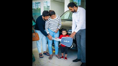 மைனா நந்தினியை தொடர்ந்து... புதிய கார் வாங்கிய ஆஜித்! அட இத்தனை லட்சமா?