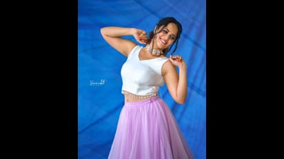 అసూయ పుట్టించే అనసూయ అందాలు.. హరీష్‌ శంకర్‌ నోట తనికెళ్ల భరణి మాట..ఈవెంట్‌లో రచ్చ