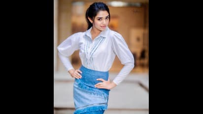 வணங்கான் நாயகி கிருத்தி ஷெட்டியின் அட்வைஸுடன் கூடிய ஹாட் போஸ் !