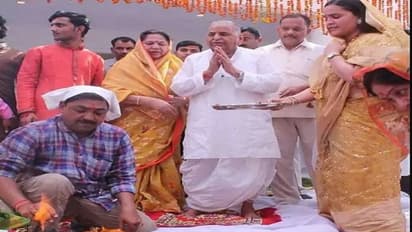 गलत इंजेक्शन लगाने से रोककर बचाई मां की जान तो साधना गुप्ता पर आ गया नेताजी का दिल, देखें फोटोज