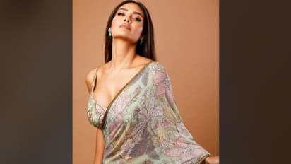 কেমন ভাবে সাজবেন ঈদে , এখানে বলিউড ডিভা এষা গুপ্ত, অনন্যা পান্ডের থেকে রইলো কিছু ফ্যাশন টিপস 