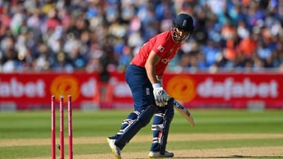 ബാസ്ബോള് പോയിട്ട് പൊടിപോലുമില്ല, അങ്ങനെ പവനായി ശവമായി; ഇന്ത്യയുടെ ഇംഗ്ലണ്ട് വധം ആഘോഷമാക്കി ആരാധകർ