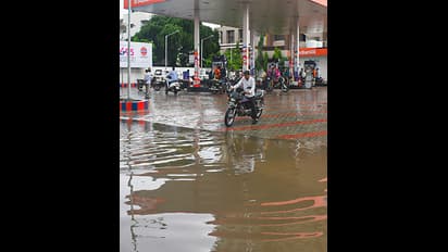 Petrol - Diesel Price Today: ಕರ್ನಾಟಕದ ಜಿಲ್ಲೆಗಳಲ್ಲಿ ಇಂದಿನ ಪೆಟ್ರೋಲ್‌ ಡೀಸೆಲ್‌ ಬೆಲೆ ಇಲ್ಲಿದೆ