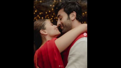 আলিয়া নয়, এই সেলেবদের সঙ্গেই দ্বীপে বন্দি থাকতে চান রণবীর!