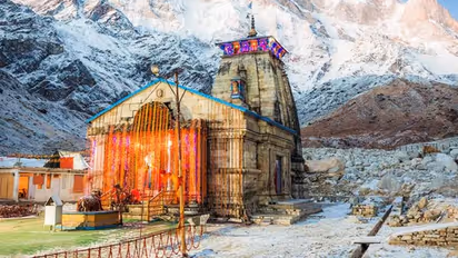 Temples: நீங்கள் சுற்றுலா செல்ல விருப்பமா? கட்டிடக்கலையில் சிறந்த இந்தியாவில் உள்ள 10 பழமையான இந்து கோயில்கள்!