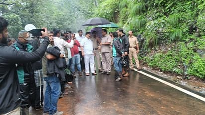 ಪ್ರವಾಸಿಗರೇ ಗಮನಿಸಿ: ಆಗುಂಬೆ ಘಾಟ್ ಬಳಿ ಗುಡ್ಡ ಕುಸಿತ, ಸಂಚಾರ ಸ್ಥಗಿತ, ಬದಲಿ ಮಾರ್ಗ ಇಲ್ಲಿದೆ