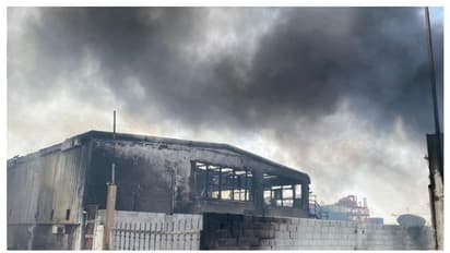 യുഎഇയില്‍ വെയര്‍ഹൗസില്‍ വന്‍ തീപിടിത്തം